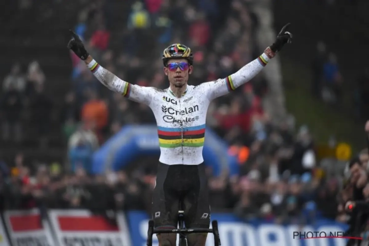 Van Aert soleert op reserve naar mooie zege in Waaslandcross