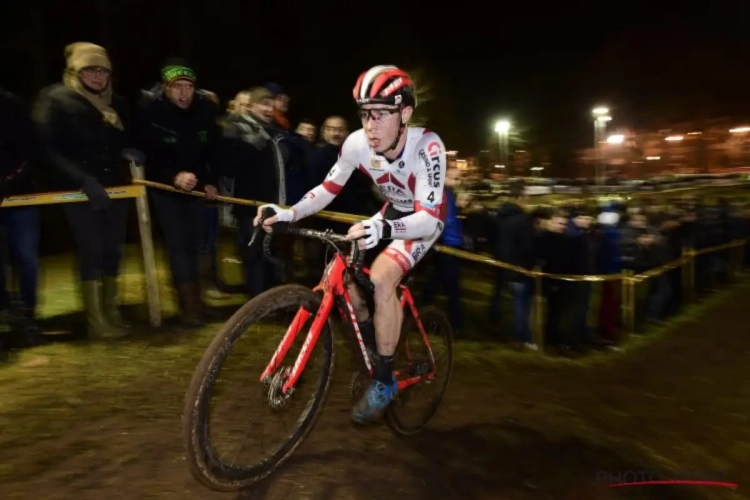 Van Aert en van der Poel buiten categorie: "Ik heb ze even gezien in een flits en dat was het"