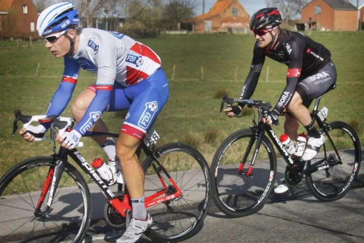 Eerste rit in Ster van Bessèges gaat naar Marc Sarreau, liefst vier Belgen in de top tien