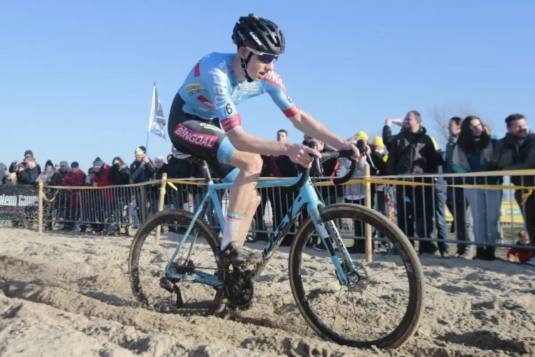 Michael Vanthourenhout wint de voorlaatste afspraak van het seizoen bij afwezigheid van Mathieu van der Poel