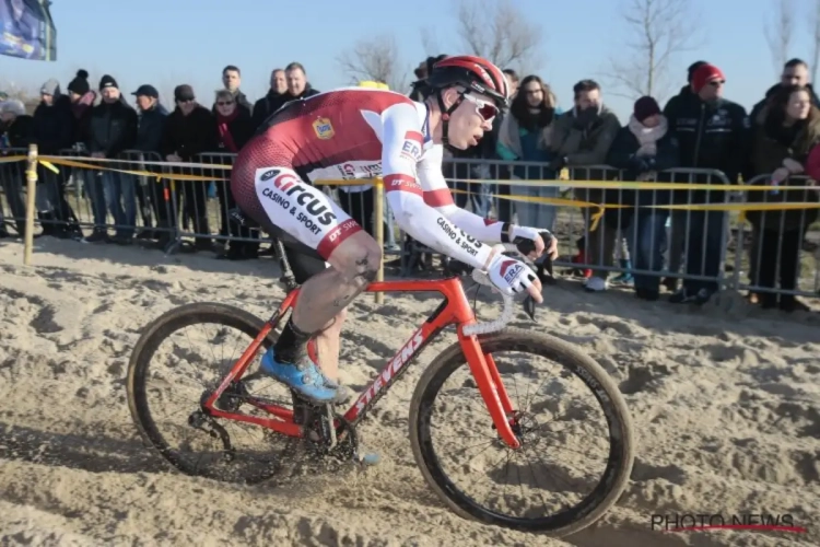 Enkel Mathieu van der Poel sneller in afsluitende cross: "Blik erg tevreden terug"