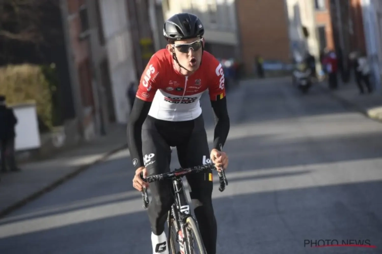 Wout Van Aert kleurt de koers, maar Tiesj Benoot schrijft heroïsche Strade Bianche op zijn naam na straffe stoot