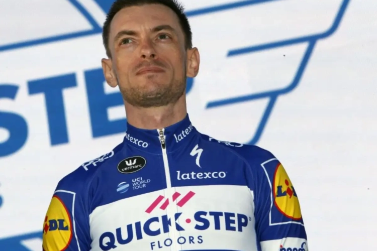 Landgenoot van Deceuninck-Quick-Step opnieuw van de partij en daar is Julian Alaphilippe zeer tevreden mee: "Hij is belangrijk voor onze ploeg"