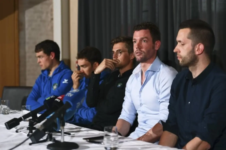 Ploegleider van Veranda's Willems geeft toelichting bij beslissing om toch te starten in Brabantse Pijl