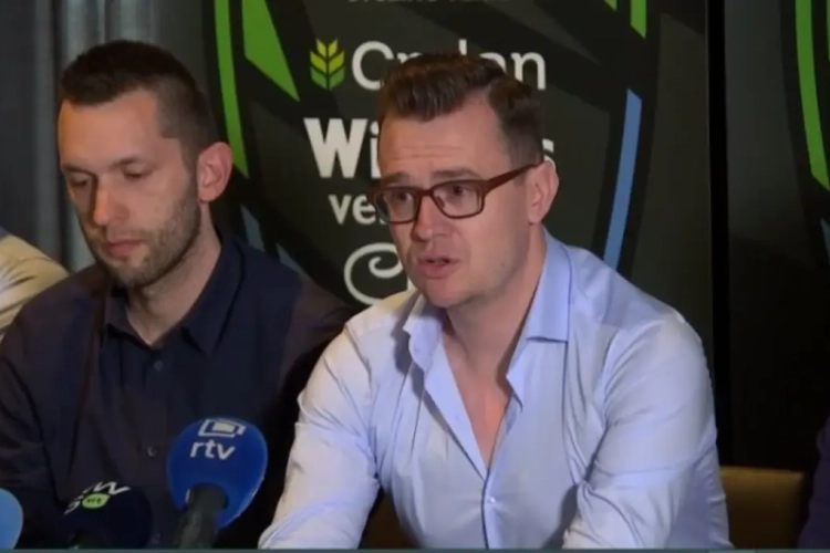 Aangeslagen Nick Nuyens over hoe z'n team verlies van jonge ploegmaat probeert te verwerken: "Dat heeft iedereen deugd gedaan"