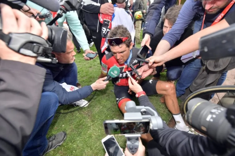 Van Avermaet reageert op (voorjaars)kritiek: "Ik lees ook de kranten, sommige dingen waren gewoon niet juist"