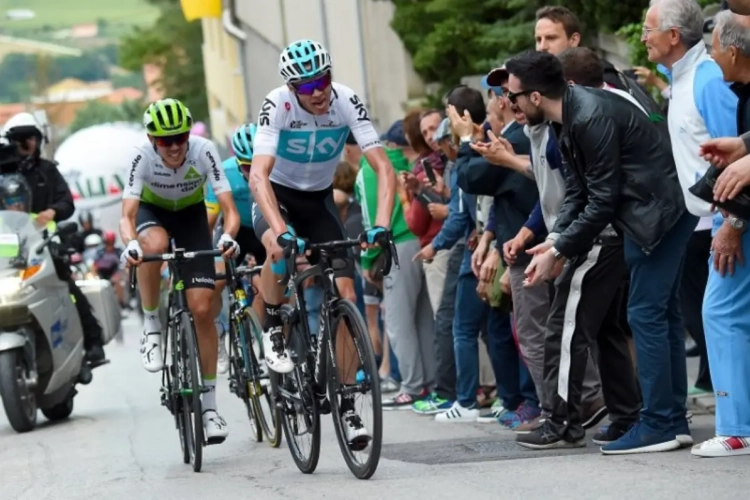 Chris Froome ziet concurrenten net tekort schieten: "Niemand had daarvoor de benen"