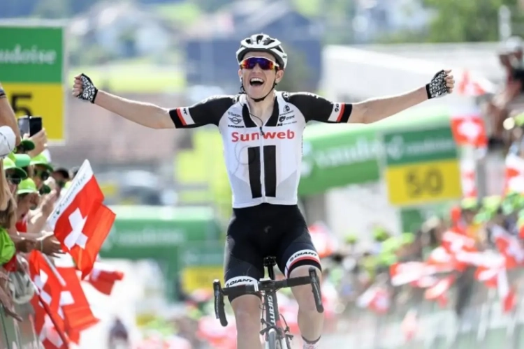 Deense Sunweb-renner wint Parijs-Tours, Terpstra strandt op tweede plek 