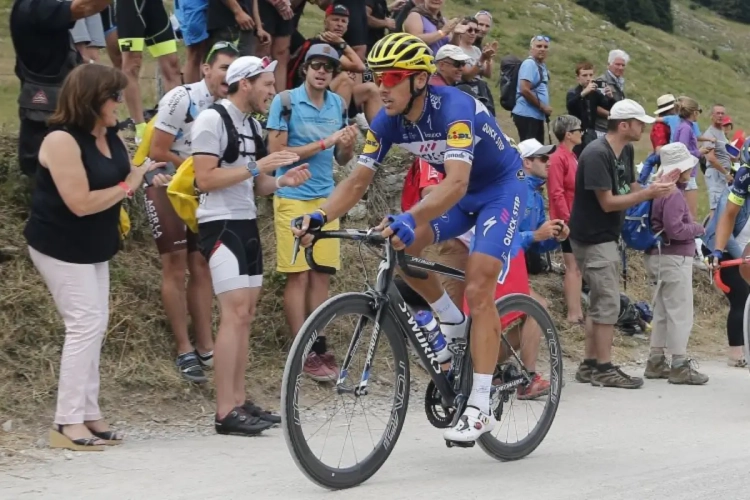 Bijzonder sterke Philippe Gilbert is niet te houden op monsterlijke slotklim en wint in de Ronde van Spanje 