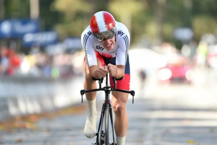 OVERZICHT: De vriendin van Tadej Pogacar is Sloveens kampioen tijdrijden, Ethan Hayter oppermachtig in Groot-Brittannië