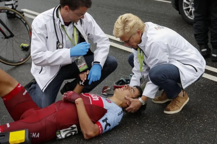 Ploegmaat van Marcel Kittel houdt hersenschudding en gebroken borstbeen over aan zware val in BinckBank Tour