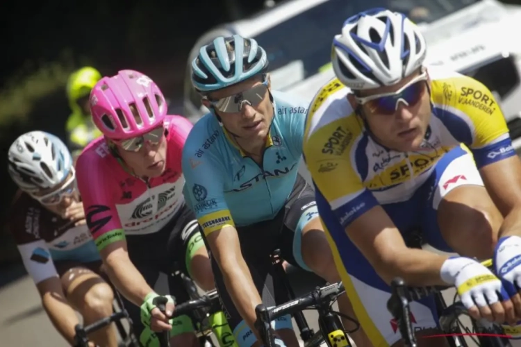 ? Jonge Belg pechvogel van de dag in BinckBank Tour: winstkansen gaan in rook op na lekke band, daarna aanrijding met ploegwagen