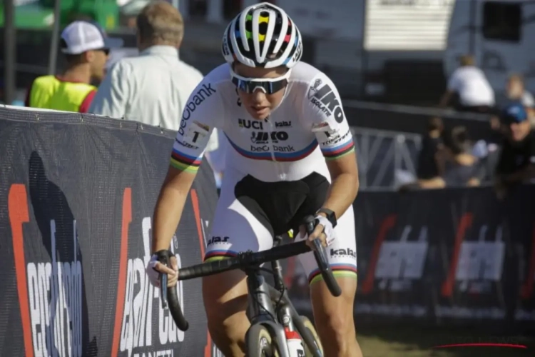 Sanne Cant haalt het in Lokeren