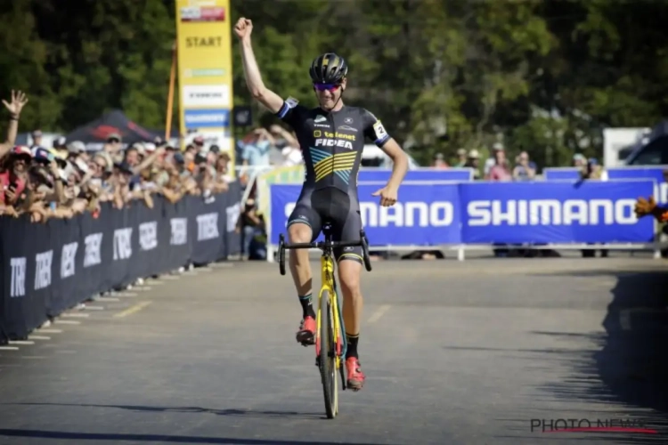 Aerts heerst op de Koppenberg, slechts ereplaats voor van Aert en zwalpende van der Poel finisht op meer dan vier minuten