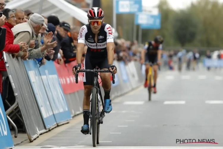 Gianni Vermeersch klopt het Britse toptalent Pidcock na een pittig duel, Merlier bij comeback mee op het podium