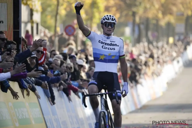 Ook een val kan Mathieu van der Poel niet stoppen, taaie Vanthourenhout beste Belg