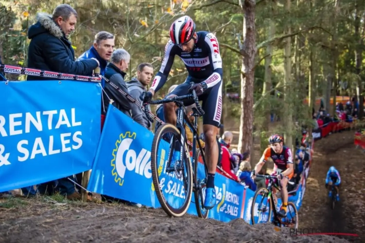 Crosser Wietse Bosmans heeft geen team voor dit seizoen, maar geeft niet op en reist heel Europa rond 