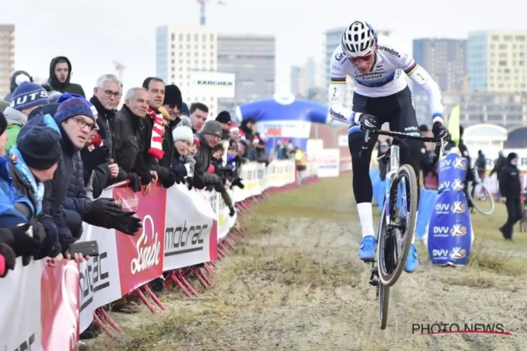 ? Oeps? Mathieu van der Poel rijdt de oude fiets van ... Liboton stuk: "Roland zal het even zonder fiets moeten stellen"