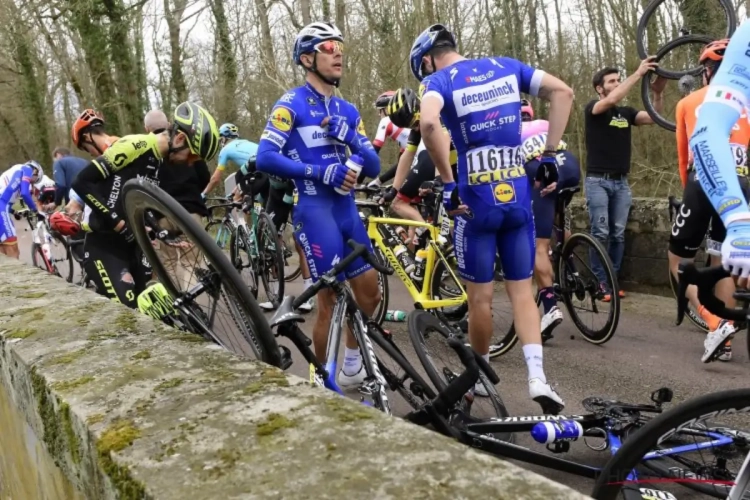 Zelden gezien volgens Philippe Gilbert: "Mijn fiets was in drie stukken gebroken"