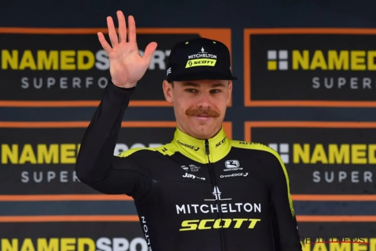 🎥 Van een knap staaltje sportiviteit gesproken: Australiër van Mitchelton-Scott bekommert zich om landgenoot na zware valpartij