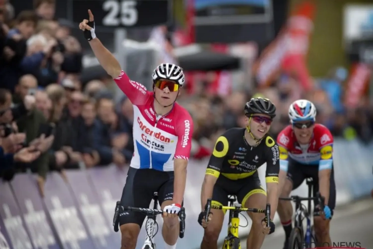 🎥 Throwback naar 2019: van der Poel wint Dwars door Vlaanderen na zeer spannende wedstrijd