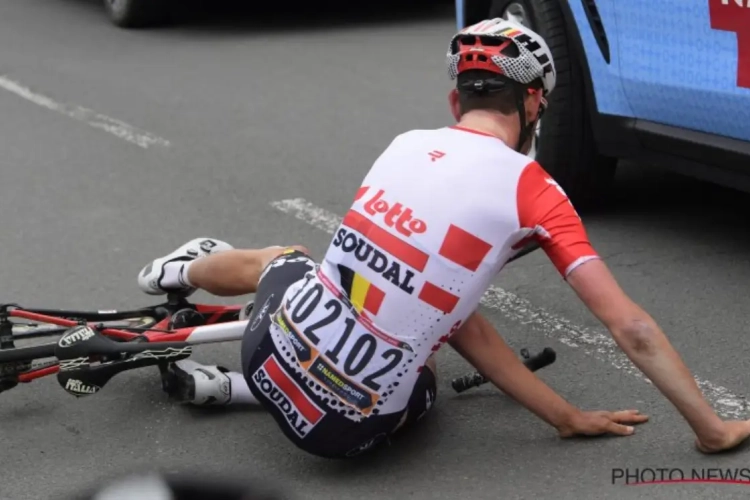 Tiesj Benoot doet verhaal van absolute horrorcrash: "De achterruit verbrijzelde volledig"