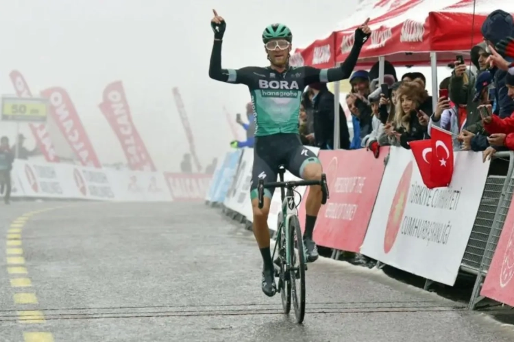 BORA viert nu ook in de Ronde van Burgos, Evenepoel valt aan én wordt 10