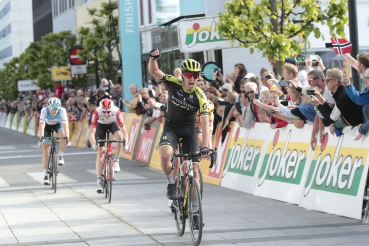 Italiaans tijdrittalent Affini wint in de Tour of Britain, Van der Poel neemt de leiding opnieuw over 