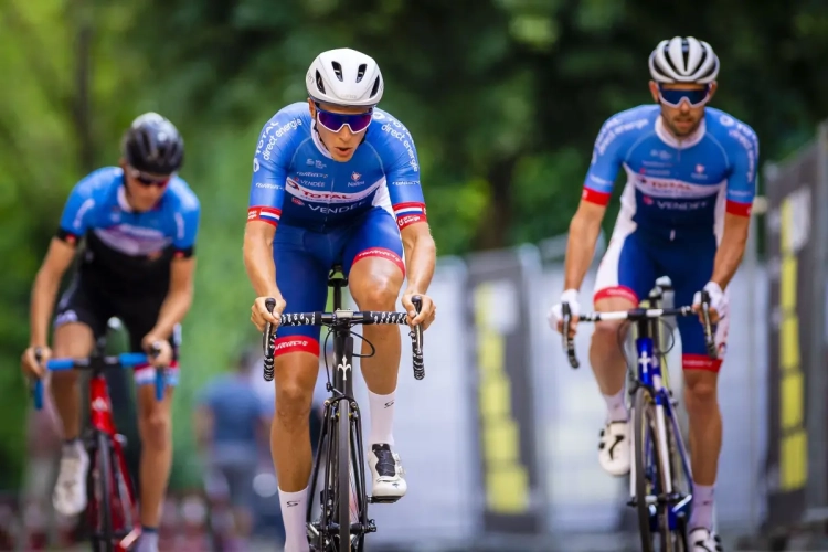 Team Total Direct Energie zonder Belgen en Terpstra naar de Tour de France