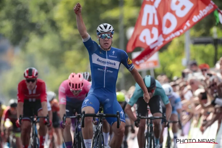 Jakobsen schiet raak na een bloedstollende sprint in de Ronde van Spanje