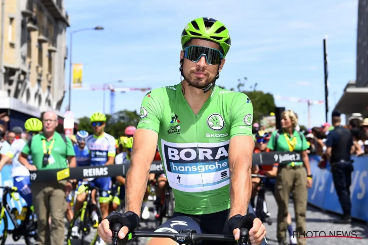 🎥 Sagan deelt een handtekening uit... in volle koers