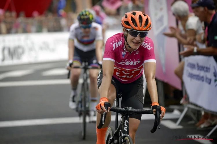 Nederland boven: Marianne Vos boekt vierde ritzege in Giro Rosa, eindzege van landgenote komt niet meer in gevaar