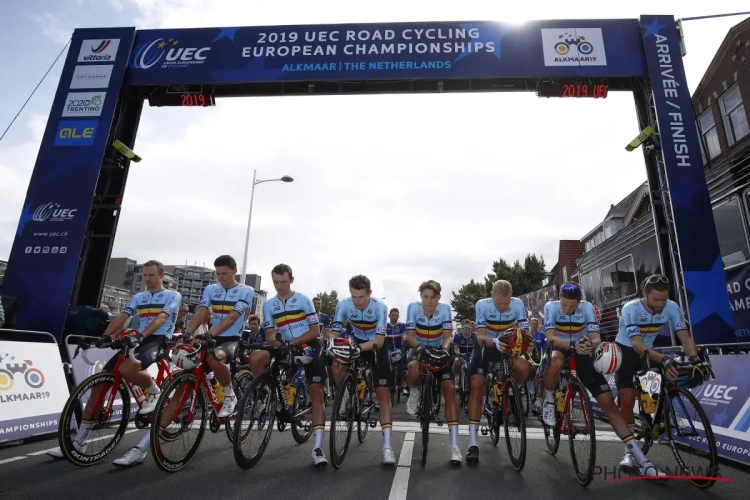 📷 🎥 Kippenvel nog voor EK-start: ook indrukwekkende minuut stilte voor Bjorg Lambrecht bij de profs