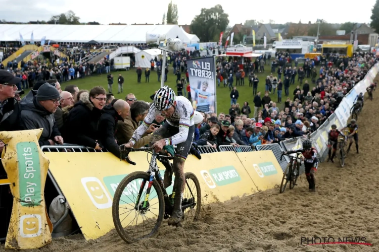 Mathieu van der Poel rijdt naar vier op een rij in Hamme