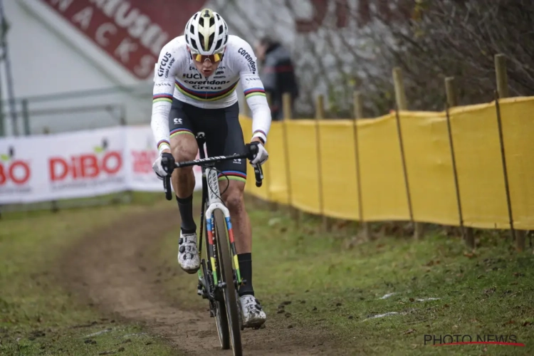 🎥 Mathieu van der Poel verwacht een sterke Wout van Aert in Loenhout