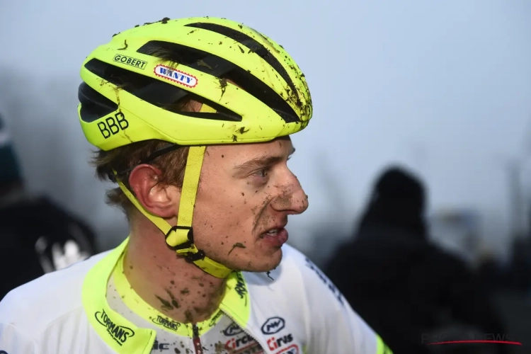 Quinten Hermans blij met zijn eerste podiumplaats van het seizoen: "De versnelling van van der Poel deed pijn, maar dit geeft mij vertrouwen"