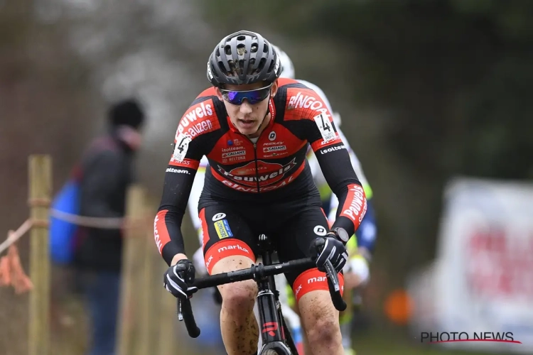 Vanthourenhout de beste in Tabor, Van Aert wordt opnieuw derde