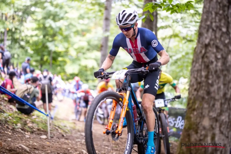 Amerikaanse mountainbikekampioen duikt ruim onder de acht uur en heeft onofficieel record Everesten beet