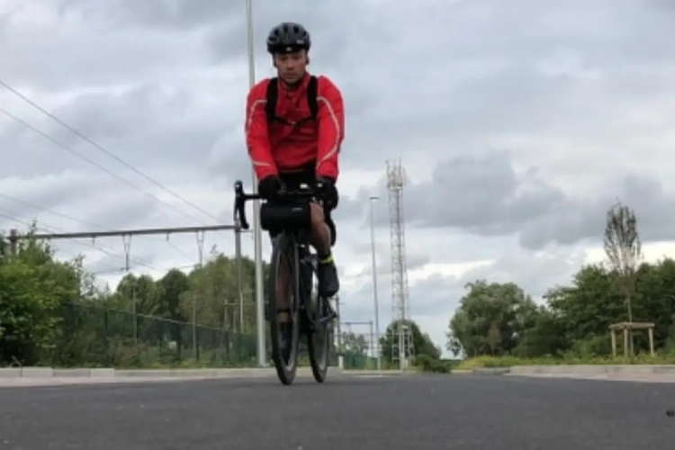 Ëen volledige Ronde van België is al gereden: Jo Van Camp rijdt 1240(!) kilometer in minder dan twee dagen