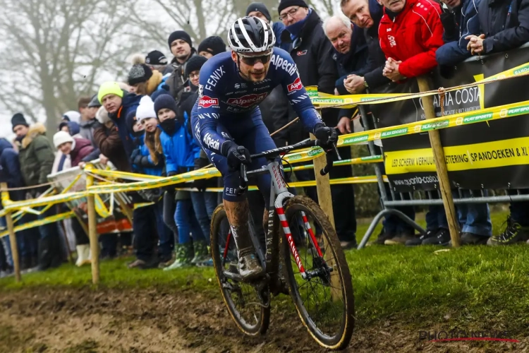 David van der Poel over sleutelbeenbreuk van zijn broer Mathieu: "Dachten dat hij onnozel deed"