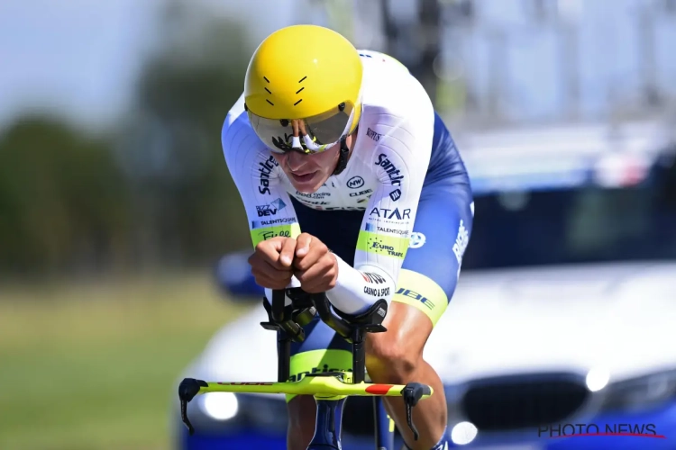 Jonge landgenoot van Intermarché-Wanty-Gobert hangt zijn fiets aan de haak 