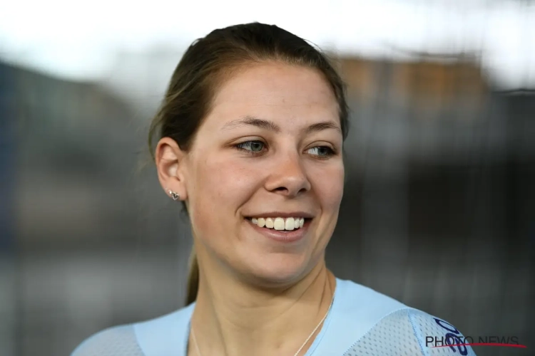 Shari Bossuyt haalt er knappe vijfde plaats uit in beloftentijdrit, Duitse dames pakken goud en zilver