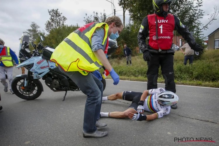 Deceuninck-Quick.Step geeft update na operatie Alaphilippe: "Toen ik op de grond lag, dacht ik het ergste"