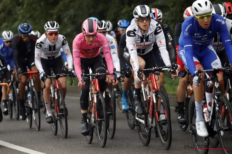 Sensatie in de Giro! Kelderman kraakt en zal roze trui kwijtspelen, Hart en Hindley maken er een mooie strijd van