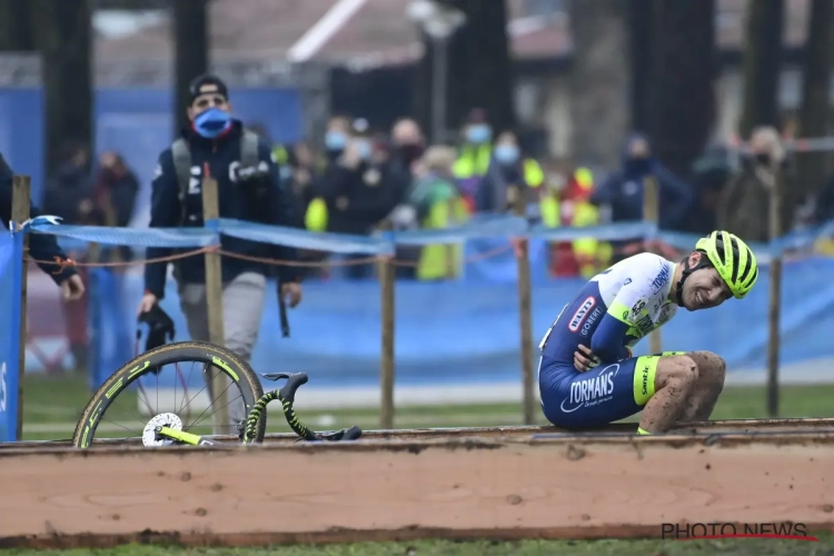 Pech voor jonge Fransman van Tormans: Théo Thomas breekt sleutelbeen na val in Antwerpen