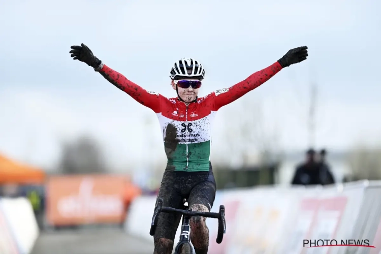 Kata Blanka Vas tekent bij topploeg uit het vrouwenwielrennen en ziet Mathieu van der Poel als voorbeeld