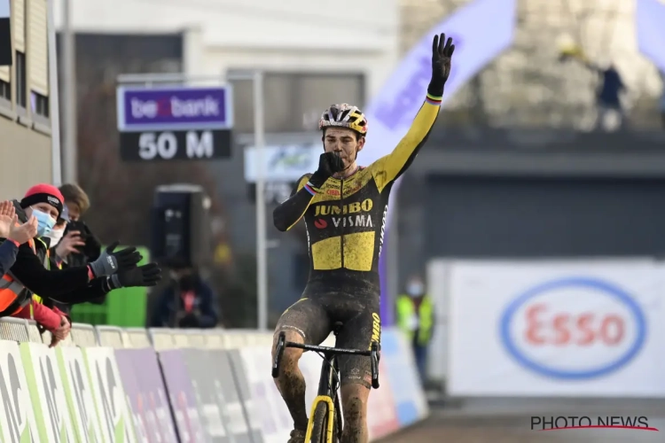 Wout van Aert maakt het waar en is ruimschoots de beste op BK