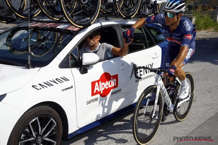 Ploegmaat bijzonder lovend voor Van der Poel op en naast de fiets: "Een unieke kampioen, er is niemand zoals hij"