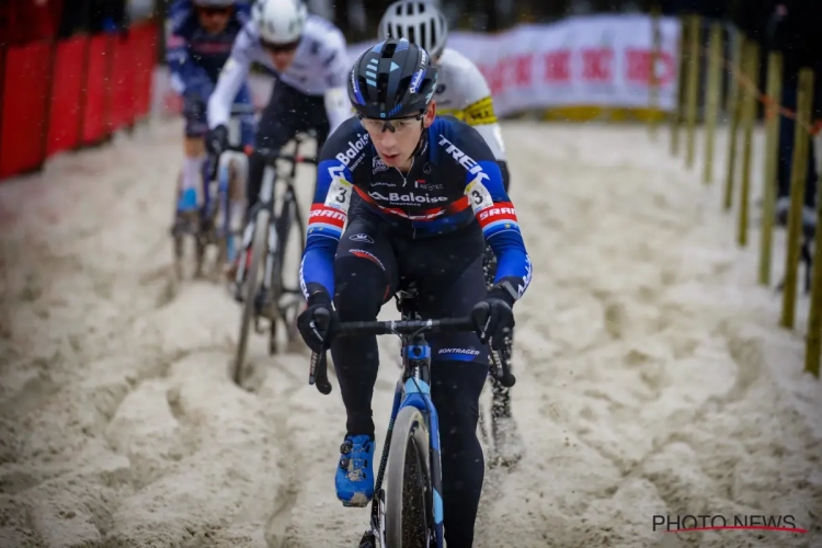 Lars van der Haar ondanks mechanische pech op het podium in Mol: "Ik voelde dat ik beter was dan David van der Poel"