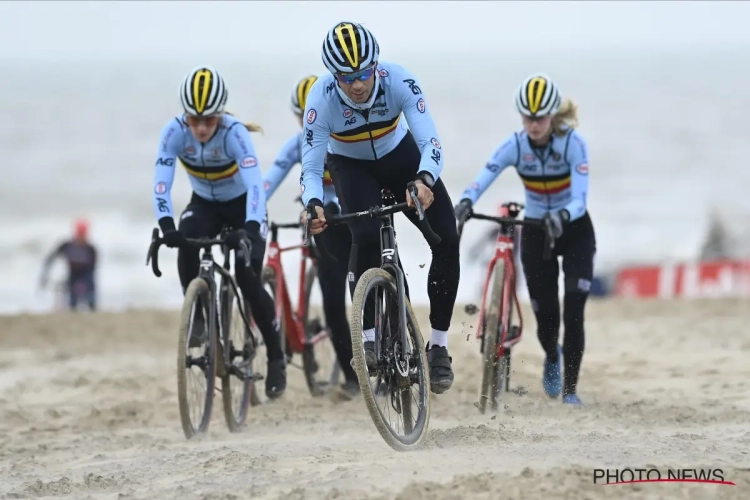 Zondag tapijt op trap die al voor gevaarlijke schuivers zorgde op WK veldrijden